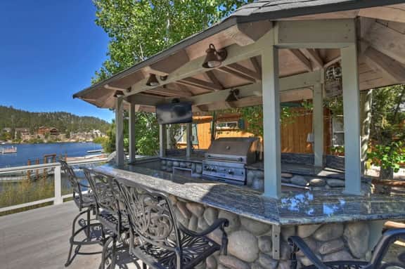 Lakefront Estate, Access to Private Dock on Boulder Bay - Image 3