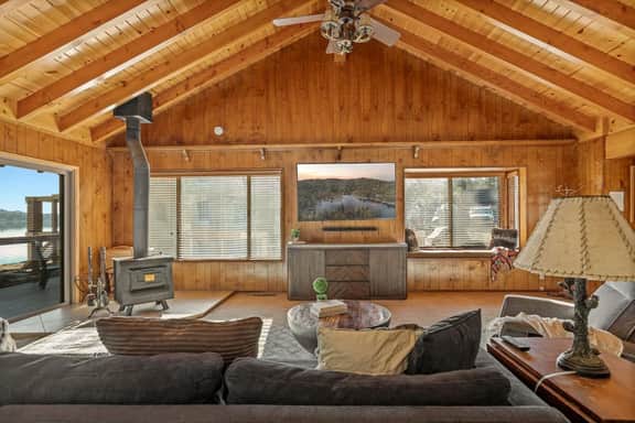 Lakefront Pines w/ Hot Tub, w/ Panoramic Views - Image 2