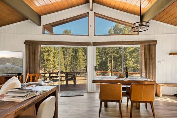 Lark Lookout: Serene Surroundings on Huge Private Lot! Hot Tub & Walk to Lake! - Image 2