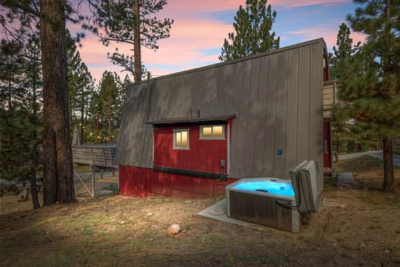 Lucky Bear|Perfect for Pets & Fam, Hot Tub - Image 5