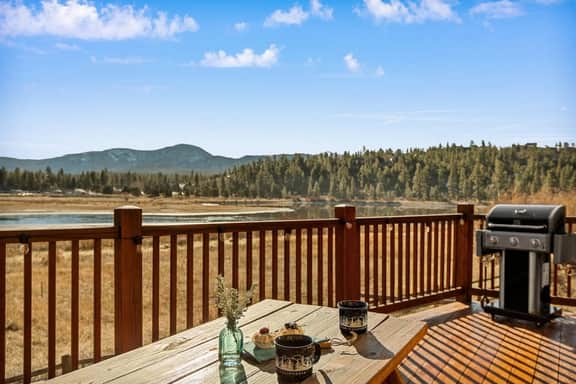 Luxurious Coyote Flat w/ Lake Views & Game Room - Image 5