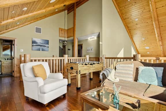 Luxurious Coyote Flat w/ Lake Views & Game Room - Image 4