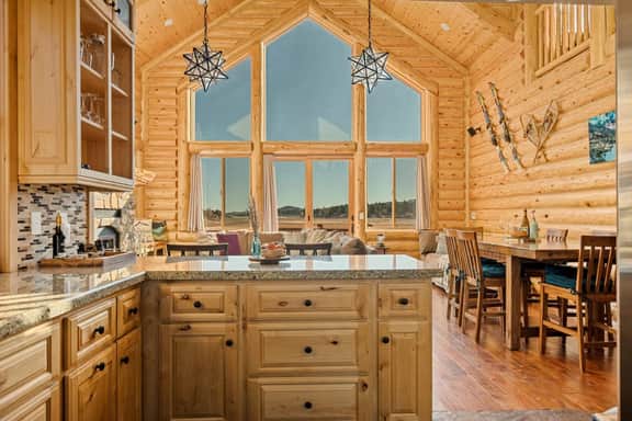 Luxurious Coyote Flat w/ Lake Views & Game Room - Image 3