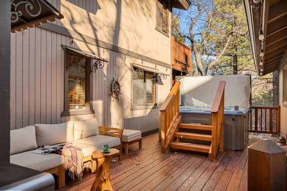 Maple Lane w/ Hot Tub & EV charger, Pet Friendly - Image 3
