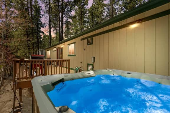 Mellow Mountain Hideaway, Hot Tub and Firepit - Image 5