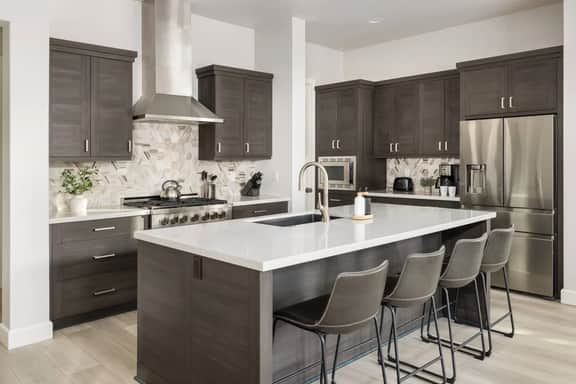 Modern Luxury, Hot Tub, Close to Trails & Village - Image 4