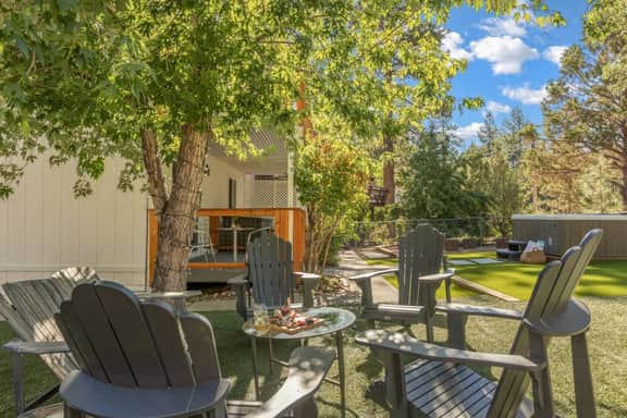 Mont Moderne, 5 Minutes to Ski Resorts & Hot Tub - Image 5