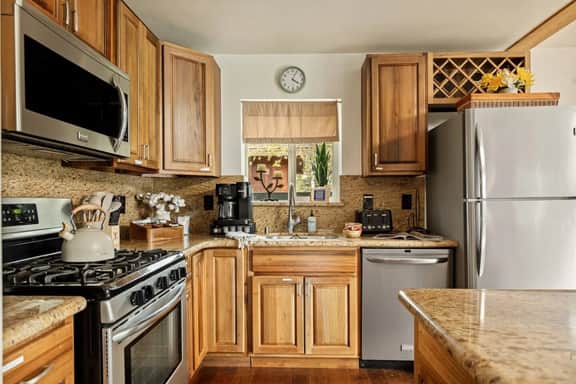 Moonridge Retreat | Snow Summit Views & Game Room - Image 4