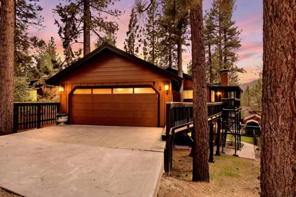 Moonridge Retreat | Snow Summit Views & Game Room - Image 5