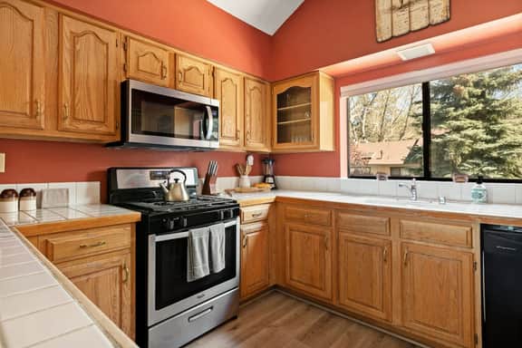 Nest At Moonridge, w/ Hot tub & Golf Course Views - Image 3