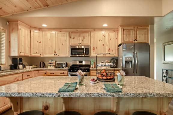 NEW 3BR Starlight Haus w EV Charger & Fireplace - Image 2