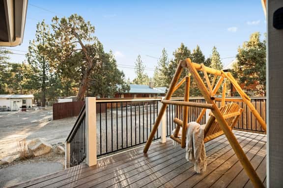 NEW 3BR Starlight Haus w EV Charger & Fireplace - Image 3