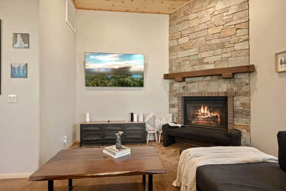 NEW 3BR Starlight Haus w EV Charger & Fireplace - Image 4