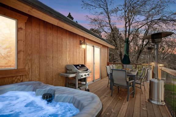 Oak Tree Lodge | Hot Tub, Fire Pit, Game Room - Image 5