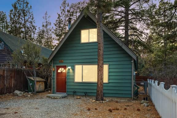 Pet Friendly | Foosball | Fire Pit | BBQ| WiFi - Image 3