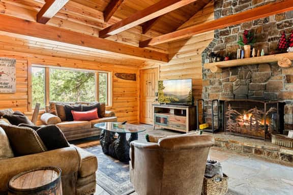 Shasta Pines + Hot Tub + Dog Friendly + EV Plug Provided - Image 2
