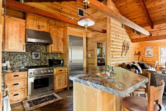 Shasta Pines + Hot Tub + Dog Friendly + EV Plug Provided - Image 3