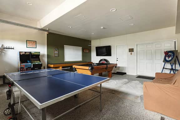 Ski Slopes Haven @ Bear Mtn | Spa, Views, Gameroom - Image 2