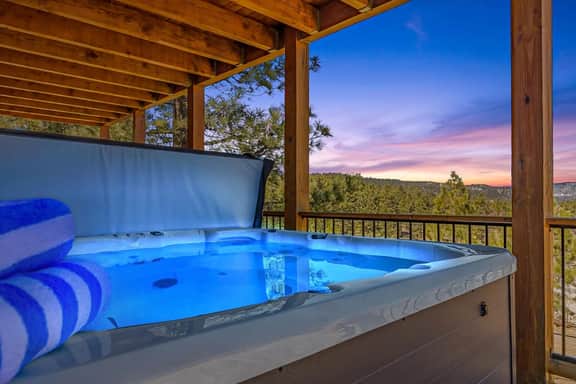 Sky High Ultimate Lodge, Hot Tub & Lake Views - Image 5