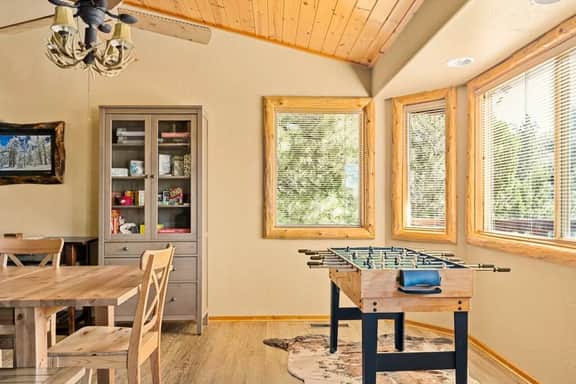Snowy Evening Lodge | Treetop Views & Firepit - Image 3