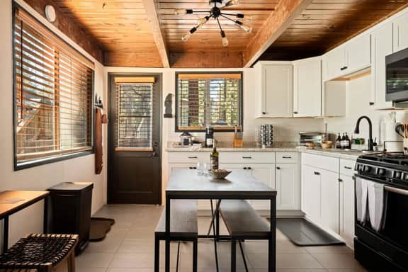 Solheim Lodge | Hot Tub, Fire Pit, EV Charger, Pets - Image 3