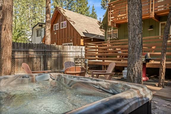 Solheim Lodge | Hot Tub, Fire Pit, EV Charger, Pets - Image 2