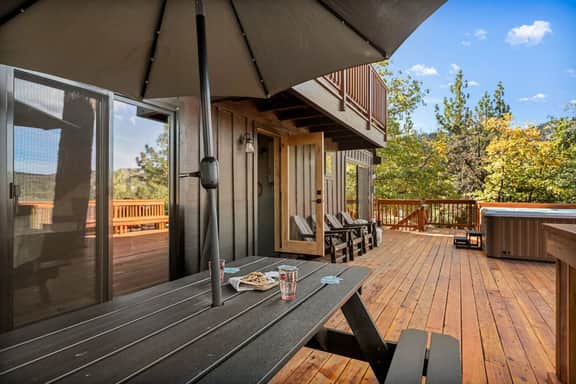 Soul Peak Mountain Cabin w/ Deck & Hot Tub - Image 5