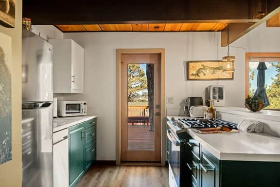 Soul Peak Mountain Cabin w/ Deck & Hot Tub - Image 4