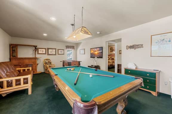 Steps 2 Summit - Walk to Slopes, Pool Table - Image 3