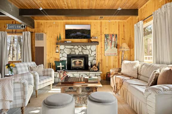 Taylor Ski Barn Near Bear Mtn w Games, Hot Tub - Image 2