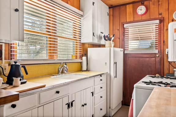 Tree Top Ranch w/ Hot Tub & Walk to the Village - Image 3