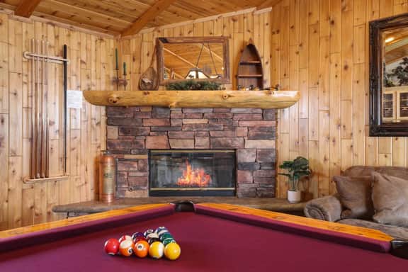 Treetop Oasis, Lux 5BR w Spa, Lake Views, EV & AC - Image 2