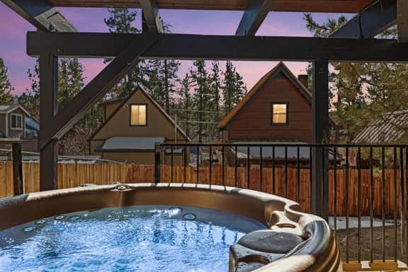Wild Heart Cabin - Pool Table, Hot Tub, EV Charger - Image 5