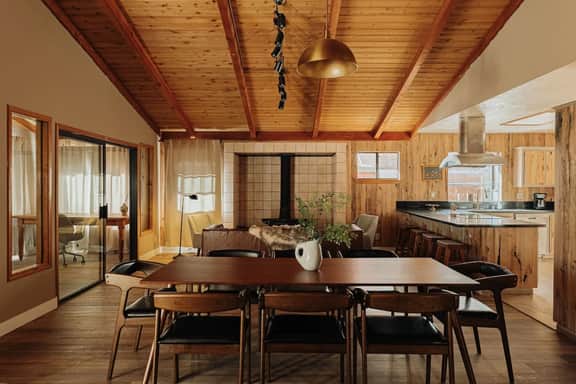 Wildwood Chalet, 5 Mins to Ski Resorts w/Game Room - Image 4