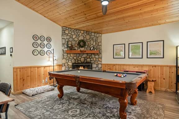 Enchanted Log Grove, Hot Tub, EV, Pool Table - Image 5