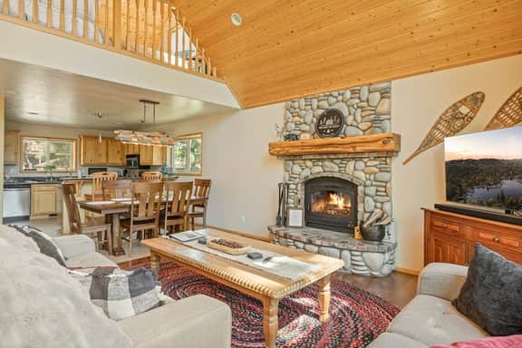 The Cozy Getaway| Hot Tub, Mtn View, Firepit, Deck - Image 3
