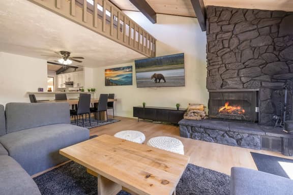 Après All Day | Walk to Summit, Community Hot Tub - Image 1