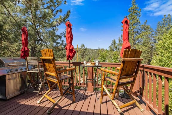 Boulder Bay Getaway | Mountain View Deck & BBQ - Image 1