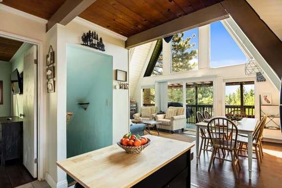 Casa Huntsted A-Frame Cabin near Snow Valley - Image 1