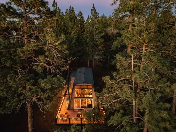 Cozy A-Frame vibes w. Lake & Ski views, AC - Image 1
