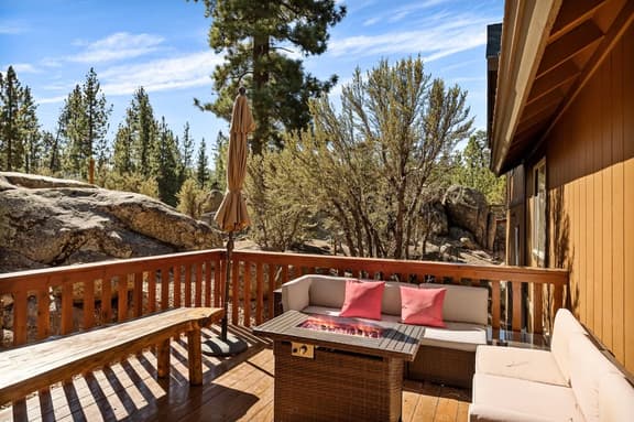 Enchanting Snow Escape | Hot Tub & Game Room - Image 1