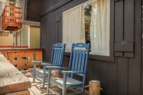 Gambrel Boho Cabin Vibes, Hot Tub & Firepit - Image 1