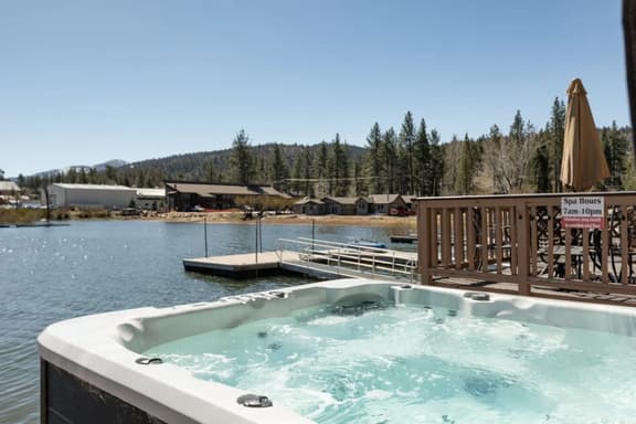 Lakefront Honey Bear, Private Dock & Hot Tub - Image 1