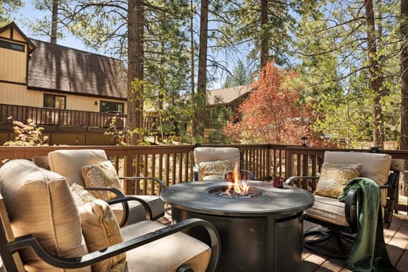 Mellow Mountain Hideaway, Hot Tub and Firepit - Image 1