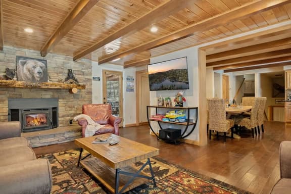 Mill Creek Lodge, Hot Tub, Game Room, Firepit - Image 1