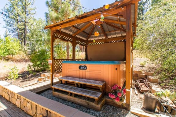 NAMU CABIN • Modern Chic Design • Spa & Gameroom - Image 1