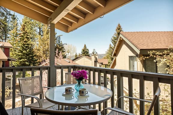 Nest At Moonridge, w/ Hot tub & Golf Course Views - Image 1