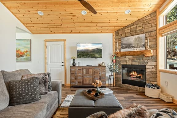 Oak Tree Lodge | Hot Tub, Fire Pit, Game Room - Image 1