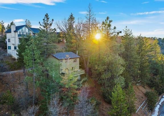 Panoramic Views at Deer Crest Lodge & Game Room - Image 1