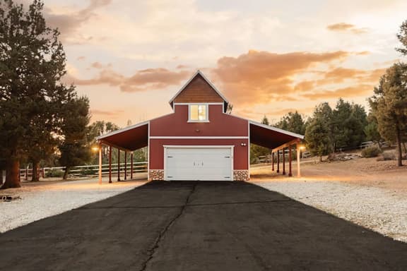 Rancharillo,  Hot Tub & Barn Game Loft & Mtn Views - Image 1